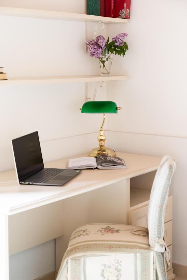 Noi2Vacanze In Digital Work Contignano ภายนอก รูปภาพ